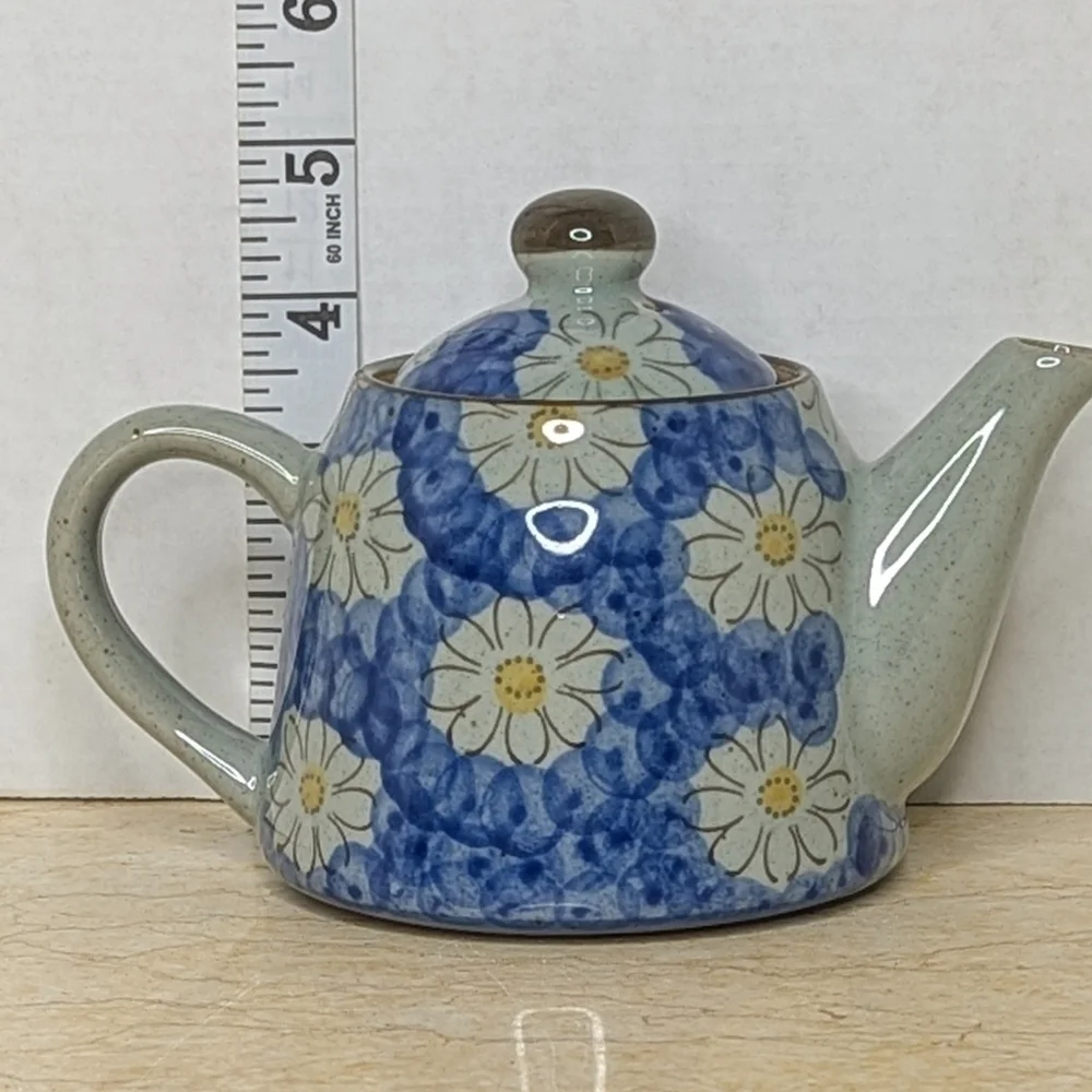 Vintage Ceramic Chinese Blue Daisy Floral Lidded Teapot Cottagecore
